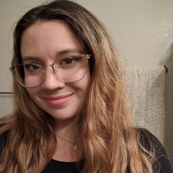 Welcome to my closet! - Picture 3 of 5